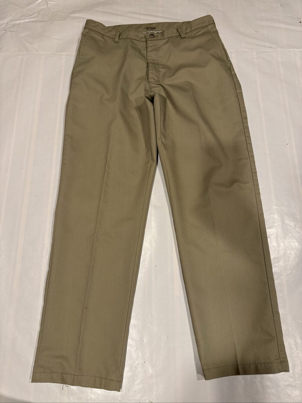 Lee Men's Khaki Total Freedom Relaxed Fit Pants 34x32